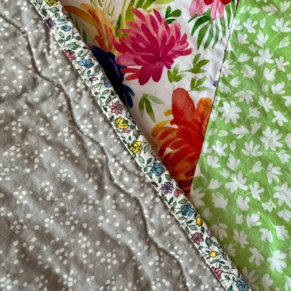 Handmade Patchwork Floral Quilt Multicolor 40x40 Vintage Reversible Lap Blanket
